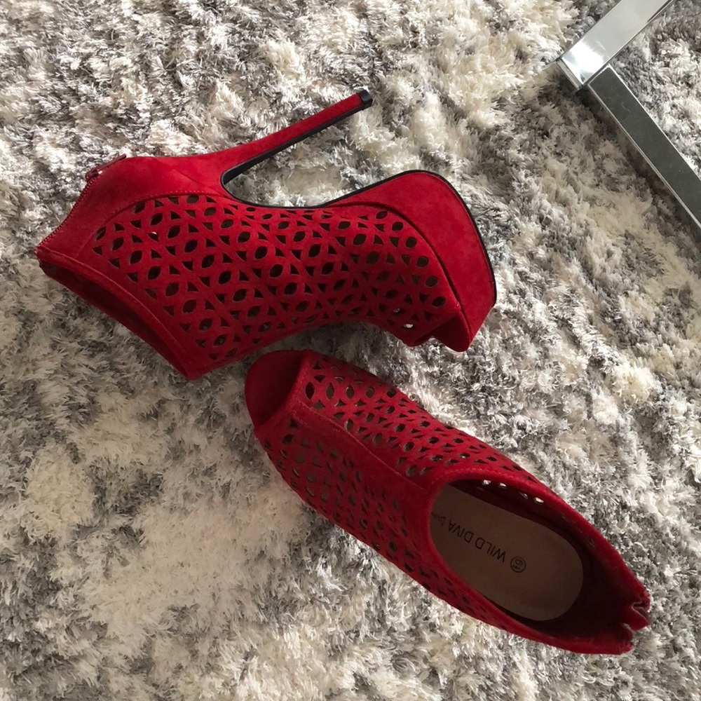 Red bootie heals